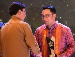 gub jabar terima penghargaan APPSI