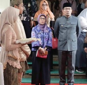 kadisdik dewi dan gub emil