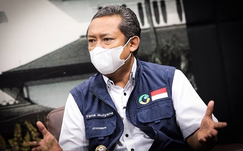 Plt. Wali Kota Bandung Yana Mulyana mengimbau masyarakat Kota Bandung untuk meningkatkan kewaspadaan dan protokol kesehatan. Hal ini merupakan langkah antisipasi penyebaran kasus Covid-19 varian omnicorn. Meski penyebarannya terbilang nyata, Yana mengimbau masyarakat untuk tidak panik. Namun, kewaspadaan harus ditingkatkan lagi. “Waspada mah harus, tapi jangan panik,” ujar Yana, Senin 7 Februari 2022. Saat ini, Kota Bandung masih menerapkan PPKM level dua. Yana berharap, status PPKM tersebut tidak meningkat lagi.