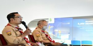 Gubernur Jawa Barat Ridwan Kamil meluncurkan tujuh aplikasi guna meningkatkan performa birokrasi Pemda Provinsi Jawa Barat. Tujuh aplikasi itu yakni e-Kartu, e-Pensiun, e-Pangkat, e-Mutasi, e-KGB, e-Fungsional, e-Cuti. Ketujuh aplikasi baru itu melengkapi 26 aplikasi digital lain yang menunjang kerja aparatur sipil negara (ASN). Kini Pemda Provinsi Jabar memiliki 33 aplikasi dengan lebih dari 1.000 fitur yang masuk dalam ekosistem Jabar SMART Birokrasi yang merupakan sistem informasi manajemen ASN terintegrasi dengan birokrasi berbasis digital.