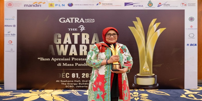GATRA Media Group, memberikan penghargaan kepada bank bjb sebagai "Bank dengan Kinerja Terbaik dalam Upaya Percepatan Pemulihan Ekonomi Nasional”. Penghargaan tersebut diberikan dalam acara Gatra Awards 2021: “Ikon Prestasi Anak Negeri di Masa Pandemi” di Soehana Hall The Energy Building, Jakarta Selatan pada Rabu 1 Desember 2021.