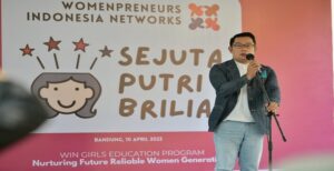 Provinsi Jawa Barat menjadi pilot project program Sejuta Putri Brilian (Tarian) Kementerian Pemberdayaan Perempuan dan Perlindungan Anak (PPPA) bersama Womenpreneurs Indonesia Networks (WIN). Program penguatan ekosistem wirausaha bagi remaja perempuan Indonesia ini resmi diluncurkan oleh Menteri PPPA Bintang Puspayoga di Panti Asuhan Bayi Sehat Muhammadiyah Kota Bandung, Minggu (10/4/2022). Turut mendampingi, Gubernur Jabar Ridwan Kamil, Ketua Umum Sekoper Cinta Atalia Praratya Kamil, Perwakilan Kementerian Koperasi dan UKM, BKKBN serta dari Indonesia Council for Small Business (ICSB). Menteri Bintang mengungkap alasannya memilih Jabar menjadi pilot project program Tarian sebelum nantinya akan menyebar di seluruh Indonesia. Selain menjadi tonggak pergerakan melawan kekerasan kepada perempuan, Jabar juga memiliki sekolah informal pemberdayaan ekonomi perempuan dan keluarga pertama di Indonesia yakni Sekoper Cinta (Sekolah Perempuan Capai Impian dan Cita-cita) yang nantinya akan dilibatkan dalam program tersebut. "Kenapa kick-off di Jabar di samping ada Sekoper Cinta juga mengacu pada kasus kemarin yang menjadi respons kebangkitan kita," ujar Bintang.