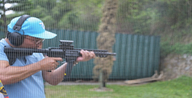 Gubernur Jawa Barat Ridwan Kamil menghadiri pembukaan Kejuaraan Tembak Reaksi atau lPSC Level lll dan Kejuaraan Menembak Komisi AA-IPSC Level ll EIGER Championship 2022 di Lapangan Tembak Pusdikkav, Kabupaten Bandung Barat, Sabtu (1/10/2022). Pada kesempatan tersebut, Ridwan Kamil menjajal salah satu kategori menembak. Hasil bidikan yang dilakukannya pun dituntaskan dengan sempurna. "Ini baru pertama saya berada di suasana kompetisi menembak," sebut Kang Emil, sapaan akrab Ridwan Kamil.