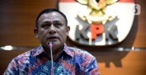 “Karena hanya dengan zero toleransi terhadap prilaku dan praktik korupsi lah yang akan menghantarkan kita mewujudkan cita-cita dan tujuan negara ini didirikan”. Jumat, 28 Oktober 2022, kita kembali memperingati Hari Sumpah Pemuda, hari bersejarah, tonggak persatuan dan kesatuan bangsa Indonesia, dicetuskan 94 Tahun silam oleh para pemuda di masa pergerakan kemerdekaan. Hari Sumpah Pemuda seyogianya tidak sekedar ceremony tahunan dengan agenda itu-itu saja. Sejatinya Sumpah Pemuda 28 Oktober 1928 dijadikan momentum untuk menguatkan rasa persatuan dan kesatuan, tanpa sekat nasionalisme etnis, ras maupun agama.