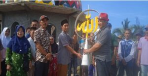 Pengusaha Muda Dadan Tri Yudianto memberikan sumbangan berupa kubah Masjid untuk Masjid Al-Ishlah yang terletak di kampung Cipariuk, Desa Mulyasari, kecamatan Salopa Kabupaten Tasikmalaya. Secara simbolik, sumbangan kubah modern berdiameter hampir 5 meter tersebut, disampaikan perwakilan Dadan Tri Yudianto dari Komunitas Andalan Dadan (Komandan), Asep Budianto bersama team, Selasa pagi (18/4/2023). Bantuan Kubah Masjid, diterima secara langsung DKM sekaligus panitia pembangunan Masjid Al-Ishlah Ust. Muhtar Gozali, didampingi Kepala Desa Mulyasari Dudung Suryana dan disaksikan tokoh dan masyarakat sekitar.