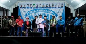 Terciptanya kondisi hubungan industrial dinamis, kondusif dan harmonis, akan berdampak positif dalam peningkatan penciptaan lapangan pekerjaan, serta peningkatan terhadap iklim Investasi di Kota Bandung. Untuk itu perlu sinergisitas, kekompakan dan soliditas di antara organisasi pekerja, pengusaha dan pemerintah. Hal tersebut diungkapkan Pelaksana Harian Wali Kota Bandung, Ema Sumarna saat menghadiri Malam Keakraban dan Outbond May Day yang digelar Dinas Ketenagakerjaan dan Forum Komunikasi Serikat Pekerja Kota Bandung di Ciwidey Kabupaten Bandung, Jumat 12 Mei 2023.