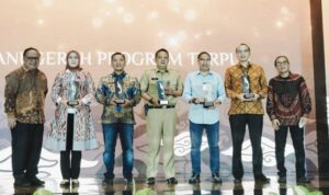 Di pertengahan 2023, bank bjb kembali menorehkan prestasi. Kali ini, bank bjb menerima penghargaan Detik Jabar Awards 2023 sebagai salah satu institusi yang telah berkontribusi positif pada kemajuan Jawa Barat. Penghargaan tersebut khususnya diberikan kepada bank bjb atas kepedulian perusahaan terhadap perkembangan bisnis UMKM melalui program Kredit bjb Mesra (Masyarakat Ekonomi Sejahtera). Penghargaan diterima oleh CEO Regional I bank bjb Iwan Prastyo di The Trans Luxury Hotel Bandung, Selasa 20 Juni 2023.