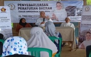 Anggota Dewan Perwakilan Rakyat Daerah (DPRD) Provinsi Jawa Barat, Hj. Tina Wiryawati, S.H, melaksanakan Kegiatan Penyebarluasan Peraturan Daerah (Perda) Provinsi Jawa Barat Nomor 1 Tahun 2021 yang dilaksanakan di Aula Wantariksa cidadali Desa puncak kecamatan cigugur Kab Kuningan. Sabtu, (6/4/2024). Sosialisasi Perda yang disampaikan kali ini tentang Fasilitasi Penyelenggaraan Pesantren, Perda ini adalah memuat upaya pembinaan, pemberdayean, rekognisi, afirmasi, dan fasilitasi Pesantren dalam bidang pendidikan, dakwah dan pemberdayaan masyarakat.