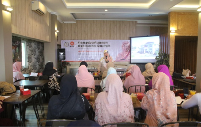 Anggota DPRD Provinsi Jawa Barat Siti Muntamah berharap Jabar menjadi provinsi layak anak atau Provila melalui dukungan atau partisipasi masyarakat. Hal itu disampaikannya dalam kegiatan Penyebarluasan Peraturan Daerah (Perda) Provinsi Jabar Nomor 3 Tahun 2021 tentang Penyelenggaraan Perlindungan Anak, “Kami masih mengejar agar Jawa Barat bisa menjadi provinsi layak anak. Namun, masih ada beberapa kota dan kabupaten yang belum memenuhi kriteria, dan ini perlu partisipasi semua pihak, termasuk masyarakat,” kata Siti Muntamah, Kota Cimahi, Jumat (9/8/2024)