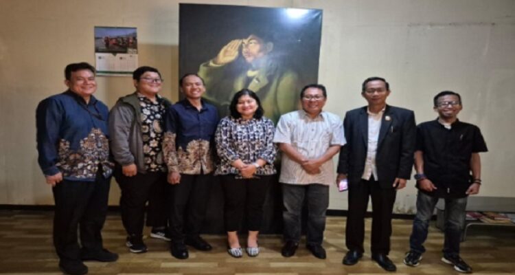 Ketum SMSI Firdaus Bersama Sekjen Makali Kumar Terima Kunjungan Tim KPK untuk Cegah Korupsi di Sektor Usaha Media Siber