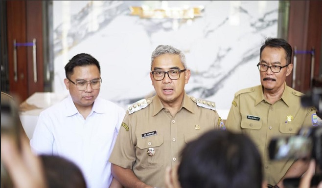 Piala Presiden rencananya kembali digulirkan pada pertengahan tahun ini dan Kota Bandung bakal menjadi tuan rumahnya. Menanggapi hal tersebut, Wali Kota Bandung, Muhammad Farhan mengatakan siap untuk menjadi tuan rumah. “Siap, kita menjadi tuan rumah Piala Presiden 2025,” ujar Farhan di Balai Kota Bandung, Selasa 27 Mei 2025.