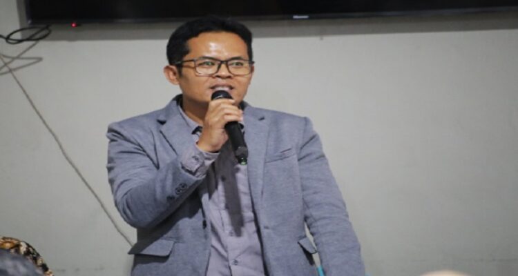 Anggota DPRD Provinsi Jawa Barat dari Partai Solidaritas Indonesia (PSI),Iwan Koswara,S.PD,I menyampaikan Selamat dan sukses kepada Pemerintah Daerah Provinsi (Pemdaprov) Jawa Barat kembali mendapatkan Opini Wajar Tanpa Pengecualian (WTP) ke-14 terhadap Laporan Hasil Pemeriksaan (LHP) atas Laporan Keuangan Pemerintah Daerah (LKPD) Provinsi Jawa Barat Tahun Anggaran 2024 dari Badan Pemeriksa Keuangan Republik Indonesia. legislator partai berlogo dengan ciri segi empat berwarna merah dengan gambar kepalan tangan yang menggenggam bunga warna berwarna putih ini memberikan apresiasi terhadap Prestasi luar biasa yang telah diraih Pemdaprov Jabar selama 14 tahun berturut-turut sejak tahun 2012,kata Kang Ikos sapaan akrab Iwan Koswara wakil rakyat daerah pemilihan Jabar VIII meliputi Kota Bekasi dan Kota Depok ini, Menurut Kang Ikos Anggota Komisi V DPRD Provinsi Jawa Barat yang membidangi kesejahteraan rakyat (kesra) ini, status Opini WTP menandakan bahwa pembangunan di Jabar akuntabel dan transparan,tutur pria berkacamata ini , Senin (26/5/2025).