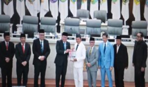 Kinerja Pemerintah Provinsi Jawa Barat kembali membuahkan hasil dengan meraih opini Wajar Tanpa Pengecualian dari Badan Pemeriksa Keuangan Republik Indonesia (BPK RI) atas Laporan Keuangan Pemprov. Jabar Tahun 2024. "Berdasarkan hasil pemeriksaan dan pelaksanaan rencana, dan tindak lanjut rekomendasi dari hasil pemeriksaan sebelumnya, BPK memberikan opini Wajar Tanpa Pengecualian atas Laporan Keuangan Pemprov. Jabar Tahun 2024," ungkap Anggota V BPK RI H. Bobby Adhityo Rizaldi pada Rapat Paripurna di DPRD Jabar, Senin (25/05/2025).