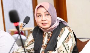Fraksi Partai Gerindra DPRD Provinsi Jawa Barat menyambut baik keputusan Presiden Prabowo Subianto yang mencabut izin usaha pertambangan (IUP) di kawasan GeoPark Raja Ampat, Papua Barat Daya. Langkah tersebut dinilai sebagai wujud nyata keberpihakan pemerintah terhadap pelestarian lingkungan dan perhatian terhadap suara masyarakat. Ketua Fraksi Gerindra DPRD Jabar, Ir. Prasetyawati, MM, menyebut keputusan itu sebagai sinyal positif sekaligus bentuk keberanian Presiden dalam menyelamatkan warisan alam dunia dari kerusakan akibat aktivitas pertambangan yang tidak selaras dengan prinsip konservasi. “Kebijakan ini adalah kabar menggembirakan. Presiden telah menunjukkan bahwa kepemimpinan beliau bukan hanya soal pembangunan, tapi juga tentang menjaga keseimbangan alam dan ekosistem,” ujar Prasetyawati, Selasa (10/6/2025).