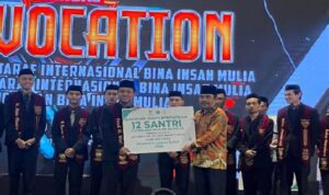 Membuktikan komitmennya dalam mendukung pendidikan, Badan Amil Zakat Nasional Provinsi Jawa Barat (BAZNAS Jabar) memberikan bantuan biaya pendidikan kepada 12 santri asal Bina Insan Mulia Cirebon yang akan melanjutkan studi ke Universitas Zaitunah, Tunisia. Bantuan untuk setiap santri sebesar Rp6 Juta sebagai biaya pendukung keberangkatan dan pendidikan dari BAZNAS Jabar. Bantuan ini diharapkan dapat meringankan beban ekonomi keluarga santri serta menjadi pendorong semangat untuk menimba ilmu di salah satu universitas tertua dan paling berpengaruh di dunia Islam.