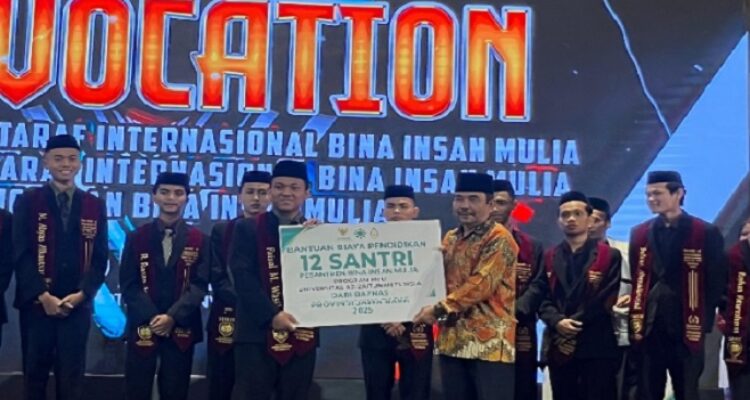 Membuktikan komitmennya dalam mendukung pendidikan, Badan Amil Zakat Nasional Provinsi Jawa Barat (BAZNAS Jabar) memberikan bantuan biaya pendidikan kepada 12 santri asal Bina Insan Mulia Cirebon yang akan melanjutkan studi ke Universitas Zaitunah, Tunisia. Bantuan untuk setiap santri sebesar Rp6 Juta sebagai biaya pendukung keberangkatan dan pendidikan dari BAZNAS Jabar. Bantuan ini diharapkan dapat meringankan beban ekonomi keluarga santri serta menjadi pendorong semangat untuk menimba ilmu di salah satu universitas tertua dan paling berpengaruh di dunia Islam.