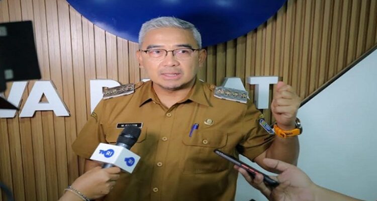 Pemerintah Kota (Pemkot) Bandung berkomitmen memperkuat program kegiatan pendidikan karakter bagi peserta didik kelas IX SMP Negeri. Program kegiatan ini dirancang agar siswa dapat menerima pembelajaran karakter secara langsung di sekolah. Menurut Wali Kota Bandung, Muhammad Farhan, Langkah ini diambil karena semua peserta didik kelas IX perlu mendapatkan penguatan pembinaan karakter sehingga membangun karakter unggulan di lingkungan sekolah masing-masing. Sebagai tahap awal, Dinas Pendidikan Kota Bandung telah melaksanakan program piloting di empat sekolah, yaitu SMP Negeri 5, 13, 33, dan 49 Kota Bandung.
