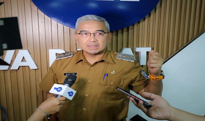 Wali Kota Bandung, Muhammad Farhan menanggapi hasil survei kemacetan dari TomTom Traffic Index yang menempatkan Bandung sebagai kota termacet di Indonesia. Farhan mengaku baru pertama kali mendengar nama lembaga survei tersebut, namun menyambut positif keberadaan dan data yang disampaikan.
