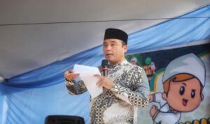Wakil Wali Kota Bandung, Erwin menyampaikan program khitan gratis akan kembali digulirkan melalui pendekatan “door to door” atau yang dikenal dengan istilah "Ngador". "Ini bagian dari janji kampanye kami dulu. Program Ngador atau ngahitan door to door akan terus kita lanjutkan," ungkap Erwin saat menghadiri kegiatan khitanan massal yang digelar PHBI Masjid Al-Muhyi, Minggu 6 Juli 2025.