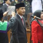 DPRD Kota Bandung menggelar rapat paripurna dengan agenda pengucapan sumpah/janji oleh Nina Fitriana Sutadi, S.IP., M.IP., dan Sendi Lukmanulhakim, S.H., sebagai Anggota DPRD melalui mekanisme Pengganti Antar Waktu (PAW) sisa masa jabatan 2024-2029, Senin, 25 Agustus 2025.