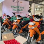 Badan Amil Zakat Nasional (BAZNAS) Provinsi Jawa Barat kembali menunjukkan apresiasinya kepada para muzaki dengan menyelenggarakan kegiatan “Thanks To Muzaki”. Dalam program ini, BAZNAS Jabar berkolaborasi dan PT Pos Indonesia menghadirkan layanan service dan ganti oli gratis bagi 100 orang kurir PT Pos Indonesia melalui bengkel binaan BAZNAS, Z-Auto. Kegiatan ini digelar di Gedung Kantor Pos Processing Center, Jl. Soekarno-Hatta No.558, Kota Bandung, sebagai bentuk kepedulian terhadap para kurir PT Pos Indonesia yang menjadi garda terdepan dalam mendistribusikan berbagai kebutuhan masyarakat, termasuk layanan zakat, infak, dan sedekah (ZIS).