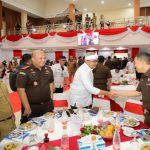 Pemkot Bandung dan Kejari Perkuat Sinergi Penegakan Hukum Pemerintah Kota (Pemkot) Bandung bersama Kejaksaan Negeri (Kejari) Bandung kembali memperkuat kerja sama di bidang hukum. Kesepakatan tersebut ditegaskan melalui penandatanganan nota kesepahaman antara antara pemerintah daerah kabupaten/kota dengan kejaksaan negeri se-wilayah Jawa Barat di Gedung Swatantra Wibawa Mukti, Komplek Perkantoran Pemerintah Kabupaten Bekasi, Selasa 4 November 2025.